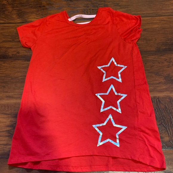 Red Macy’s shirt - Picture 1 of 3